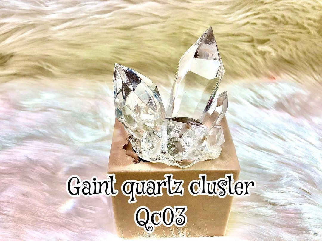 Giant Quartz Cluster Mold