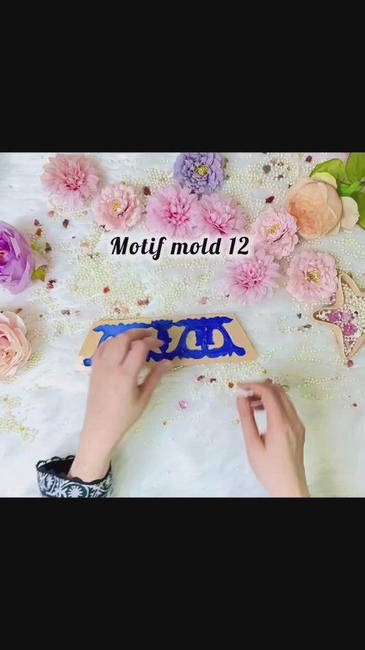Motif Mold 12