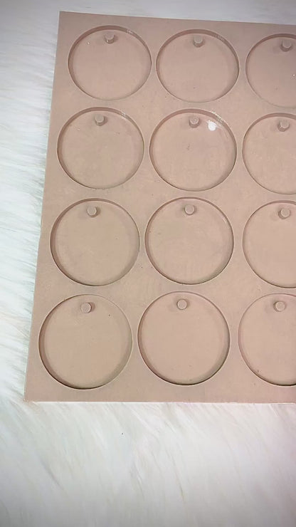 20 in 1 Round Keychain/Pendant Mold